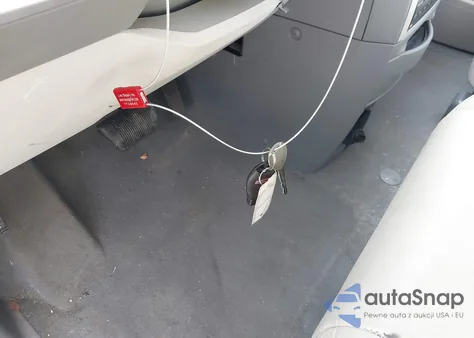 2010 Chrysler Town & Country Touring z USA, uszkodzony, nr VIN 2A4RR5D14AR133746